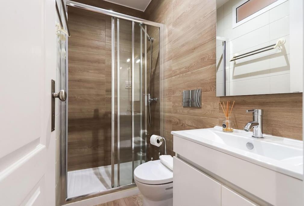 Apartment Portucale ! Campo Ourique Design W/ Balcony