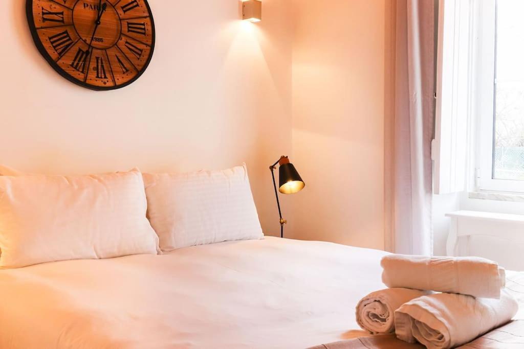 Apartment Portucale ! Campo Ourique Design W/ Balcony Lisbon