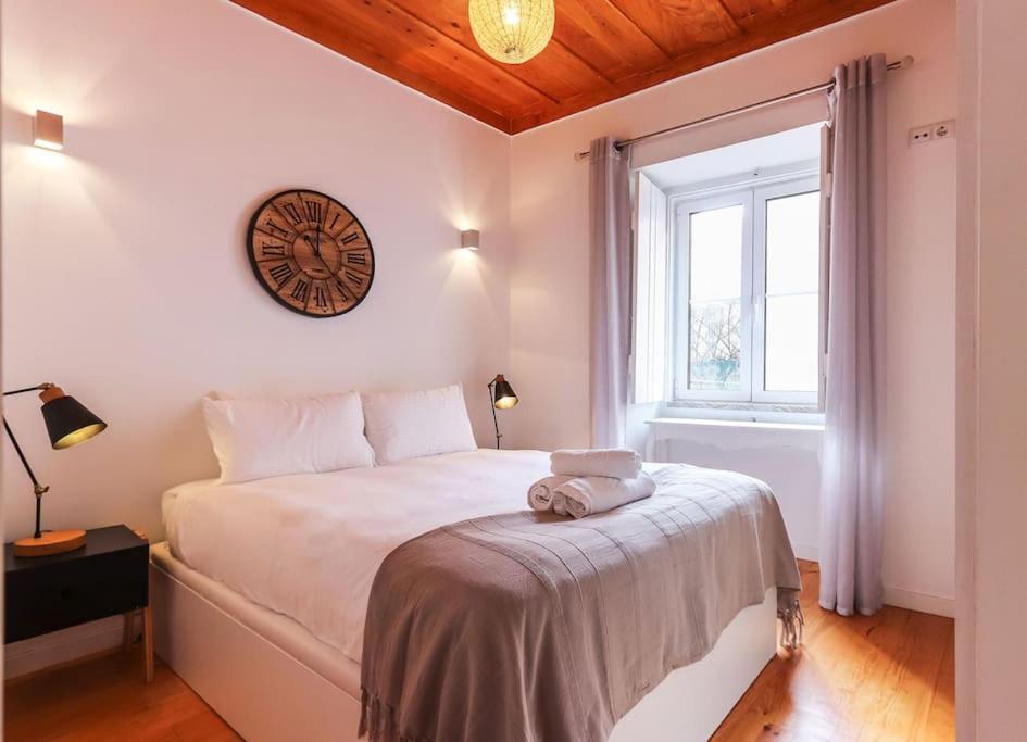 Apartment Portucale ! Campo Ourique Design W/ Balcony