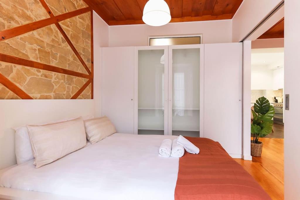 Portucale ! Campo Ourique Design W/ Balcony Apartment *